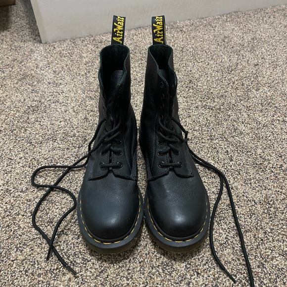 Dr. Marten lase up boots - Picture 1 of 5